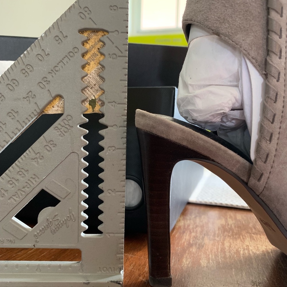 Coach grey lamb skin heels - Picture 6 of 6